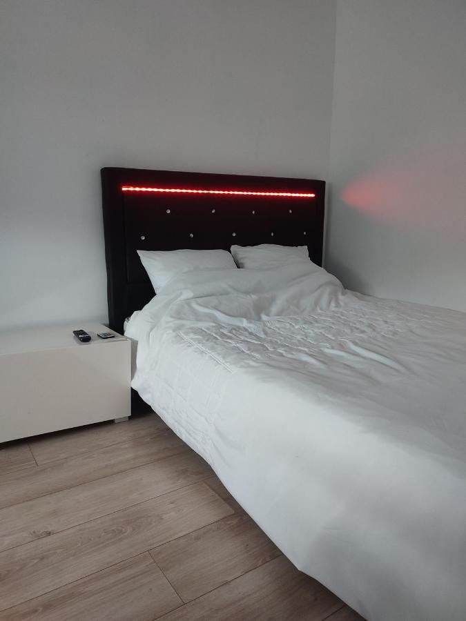 Ferienwohnung Chambre Prive Dans Une Maison Avec Terrasse Et Jardin Salles De Bain Partagees Lille Exterior foto
